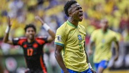 多次赛事中 多次赛事中